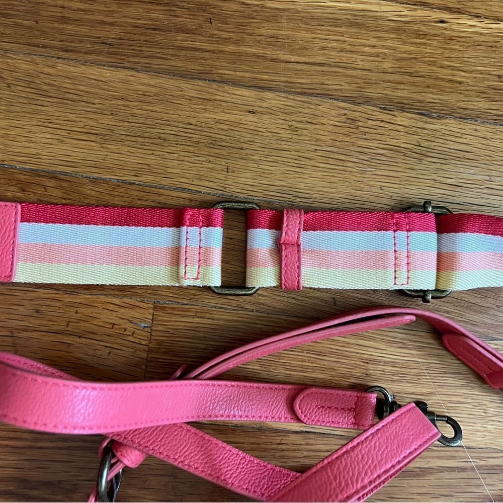 Universal Thread Crossbody Bag - Picture 4 of 5